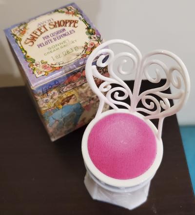 AVON PERFUMES AND COLOGNE 1970'S VINTAGE PINK CHAIR PIN CUSHION PERFUME